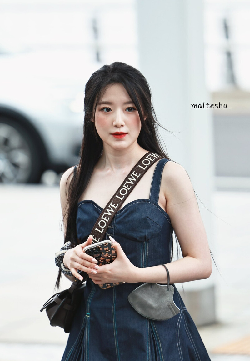 220819 (G)I-DLE Shuhua Incheon Airport Departure documents 23