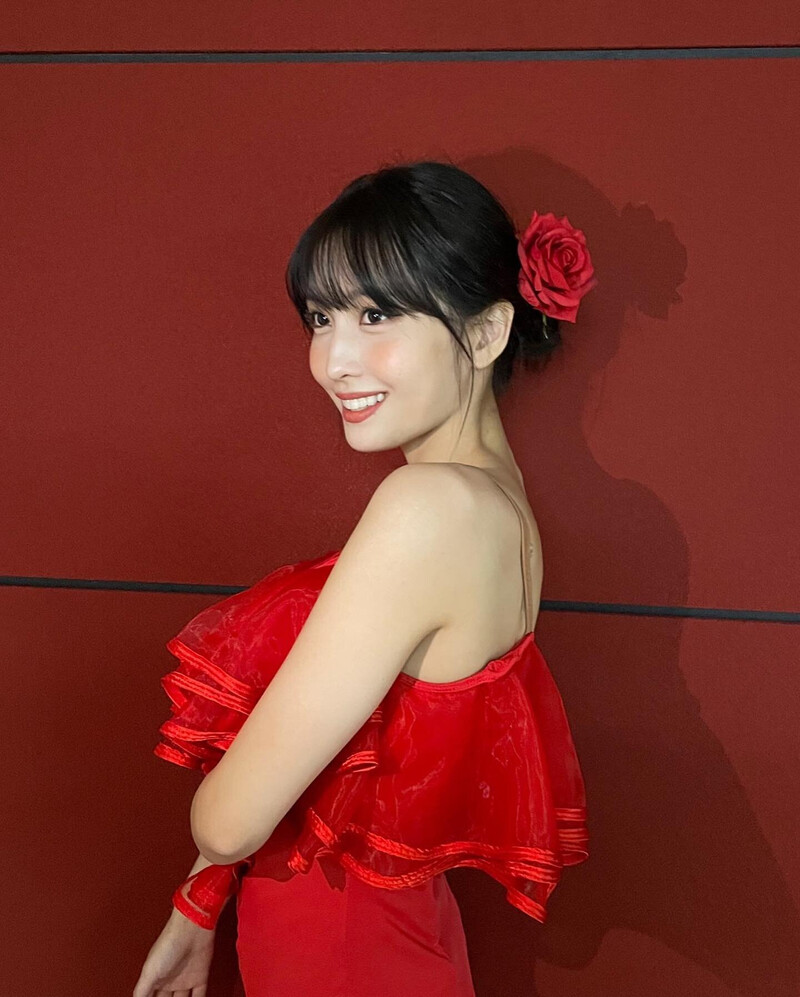 210615 TWICE Instagram Update - Momo documents 2