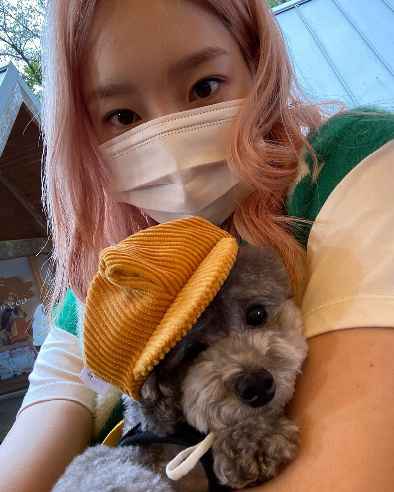 211019 Taeyeon Instagram Update documents 2