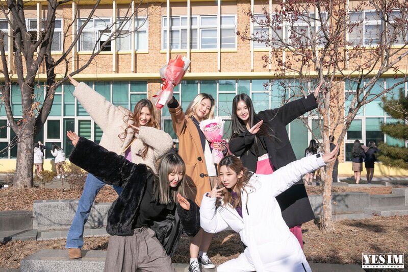 230210 YES IM Naver Post - Jia's Graduation Ceremony BEHIND documents 12