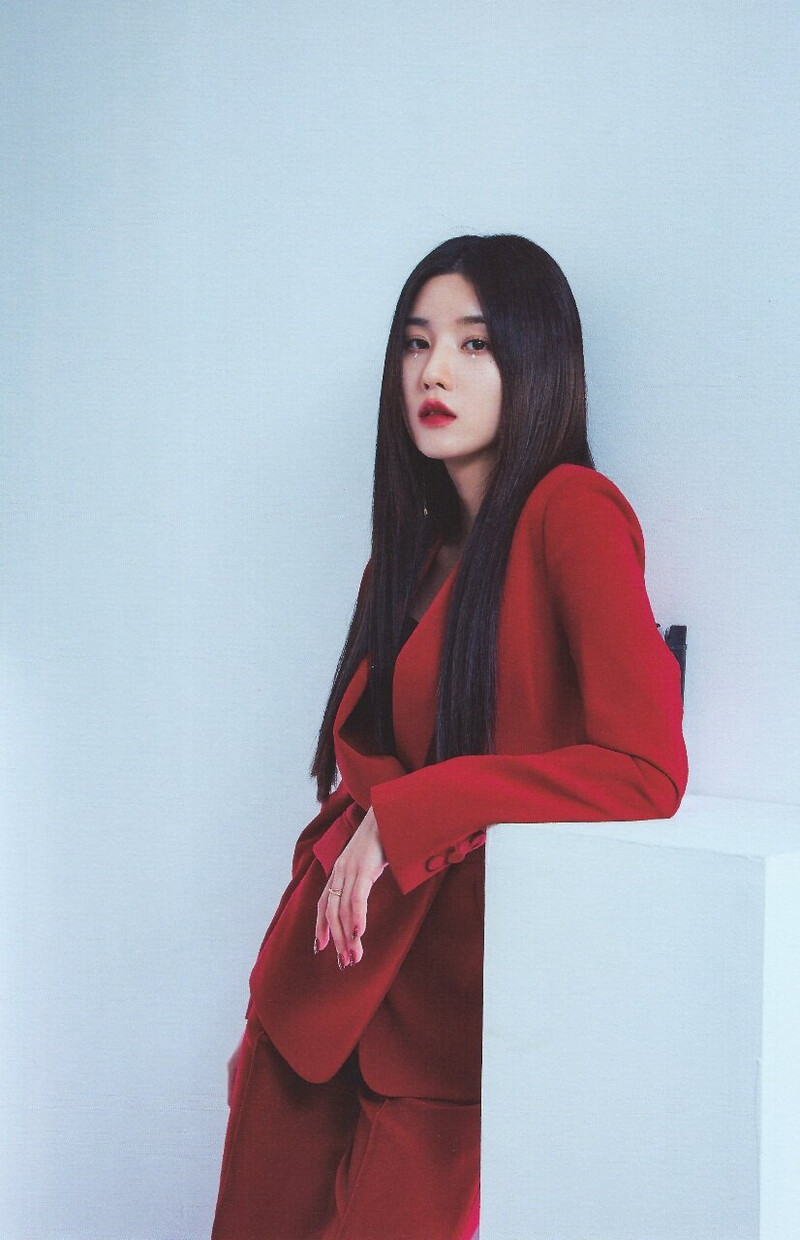 Kwon Eunbi - The First Photobook 'Silver Rain' (Scans) documents 6