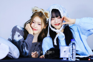 241228 izna Koko & Jeong Saebi at Ktown4u Fansign