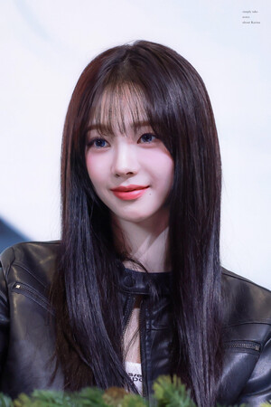 241215 aespa Karina - KMStation Fansign