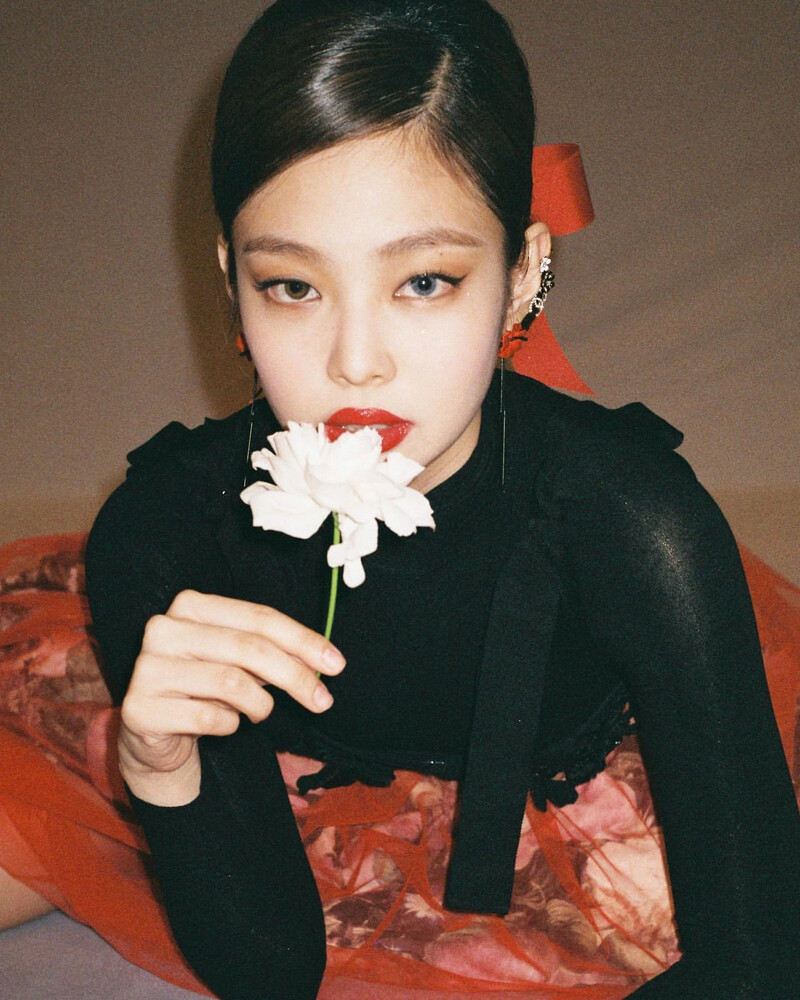 210316 - JENNIE Instagram Update documents 2