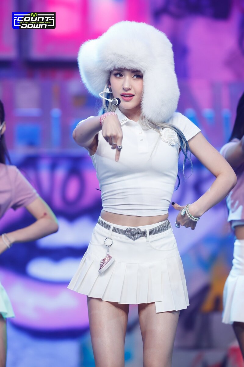 211104 SOMI - 'XOXO' at M Countdown documents 1
