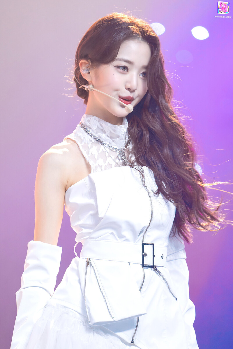 211212 IVE Wonyoung - "ELEVEN" at Inkigayo documents 9