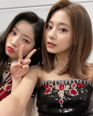 220301 TWICE Instagram Update - Tzuyu & Dahyun