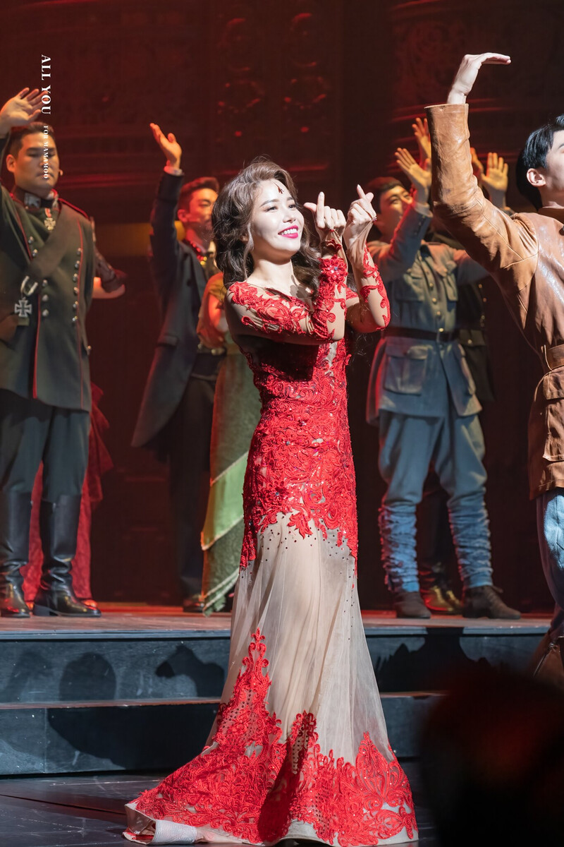 220708 Solar - 'Mata Hari' Musical Curtain Call documents 3