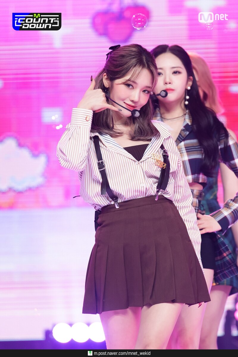 210909 fromis_9 - 'Talk & Talk' at M Countdown documents 2