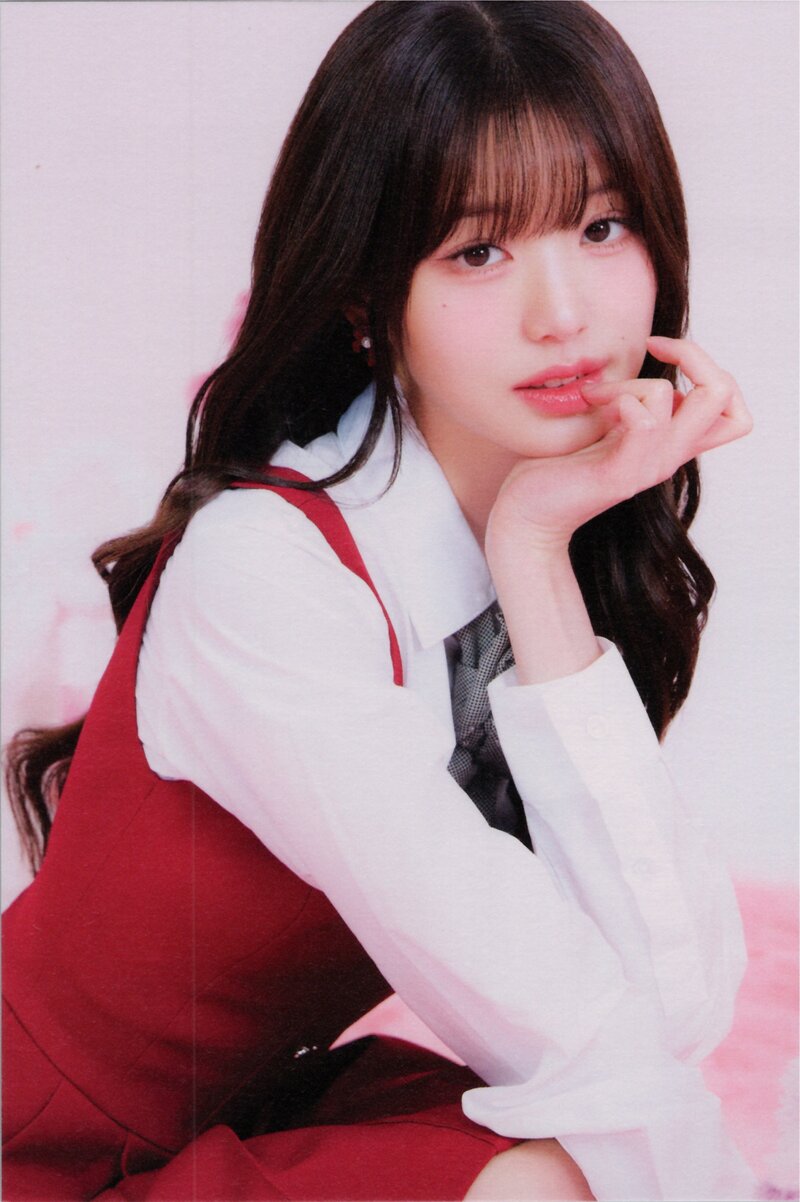 IVE 'SWITCH' PHOTOSHOOT "LOVED IVE - VERSION" - SCANS documents 13