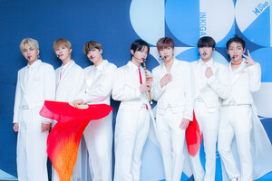 210711 SBS Twitter Update - KINGDOM  at Inkigayo Photowall