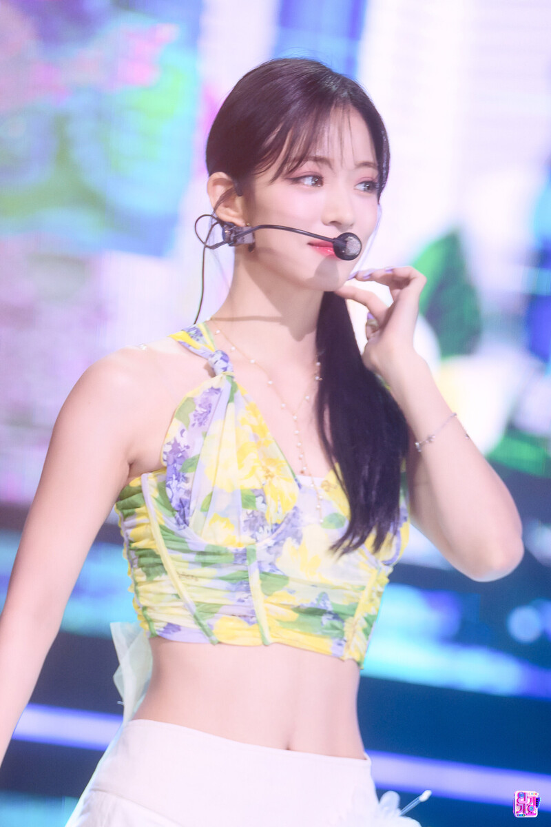 220710 fromis_9 Chaeyoung - 'Stay This Way' at Inkigayo documents 8