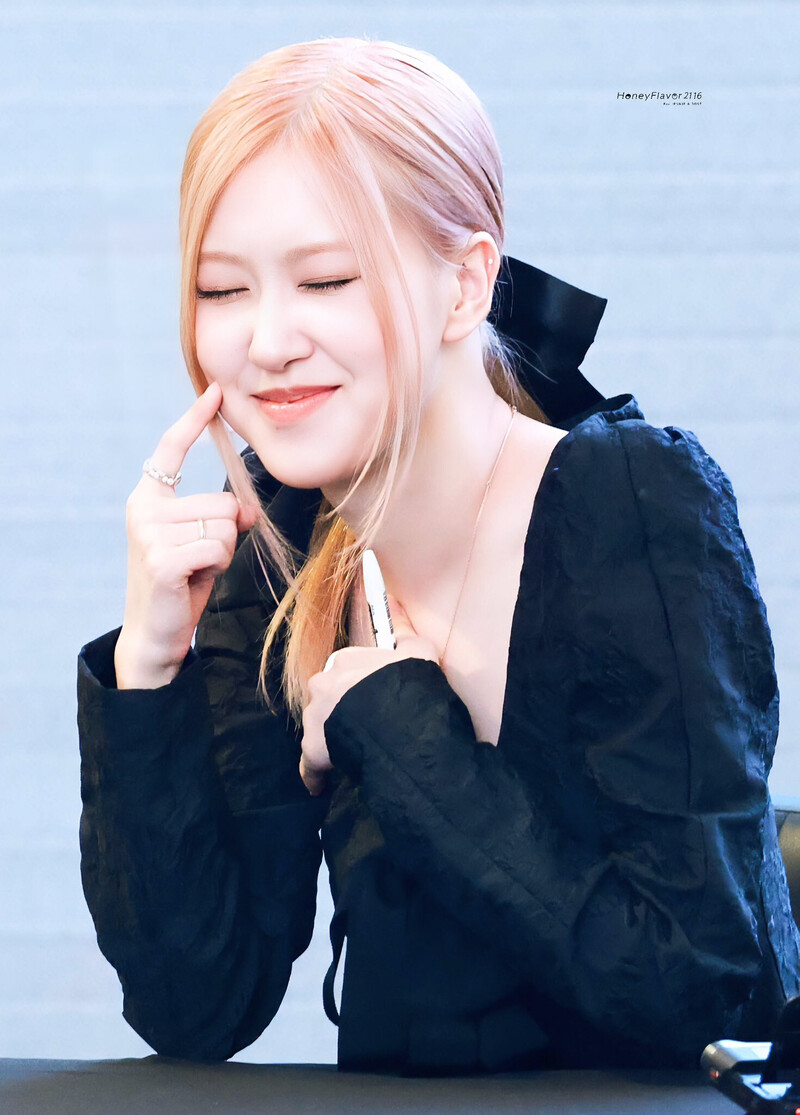 220925 BLACKPINK Rosé - Fansign Event documents 3