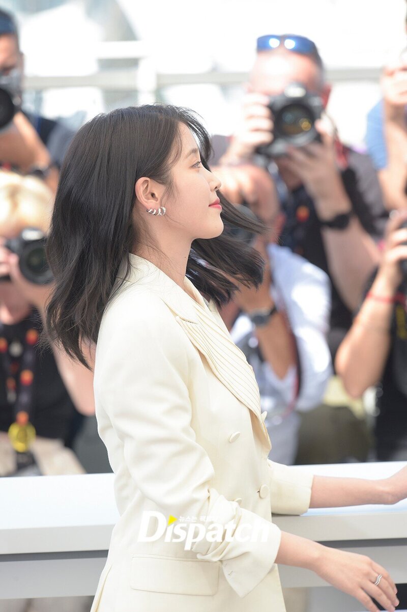 220527 IU- 'THE BROKER' Photocall Event at 75th CANNES Film Festival documents 2