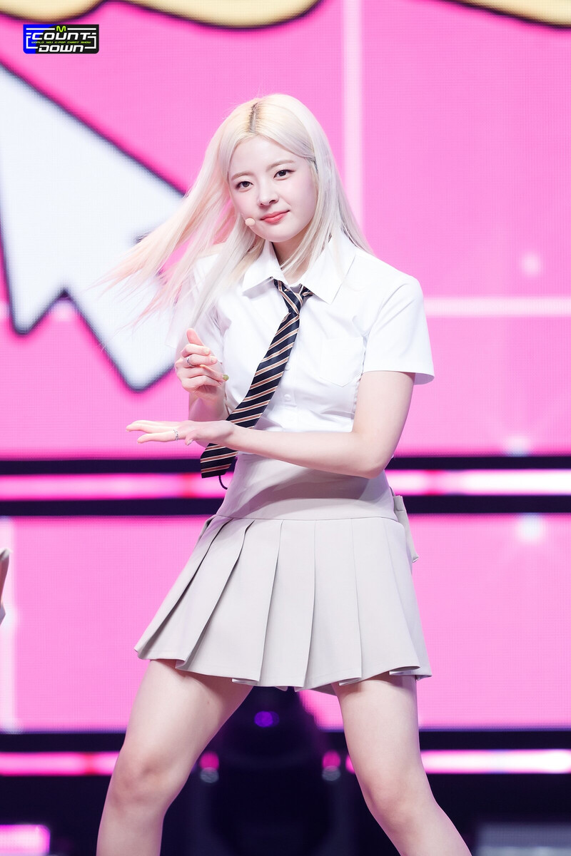 230831 ITZY Lia - 'CAKE' at M COUNTDOWN documents 10