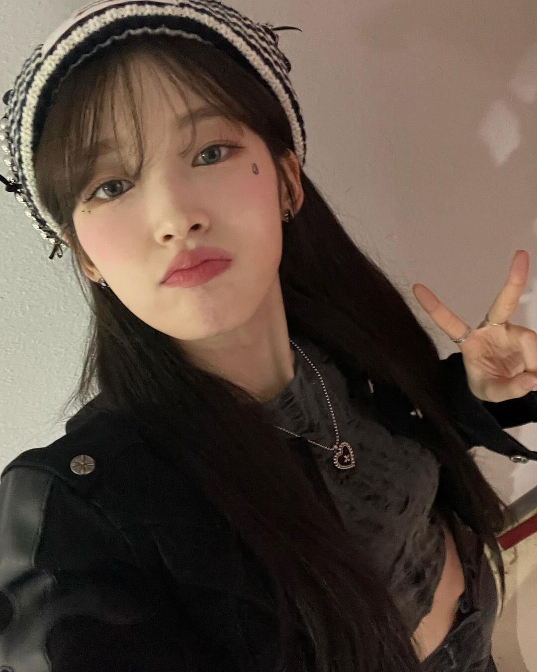 231021 Oh My Girl Arin Instagram Update | kpopping