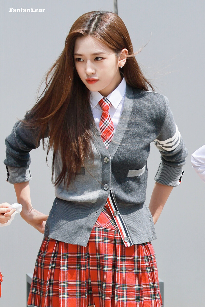 220818 IVE Yujin - 'Knowing Bros' Commute documents 1