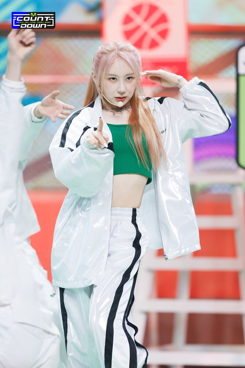 230413 LEE CHAE YEON - 'KNOCK' at M COUNTDOWN documents 7