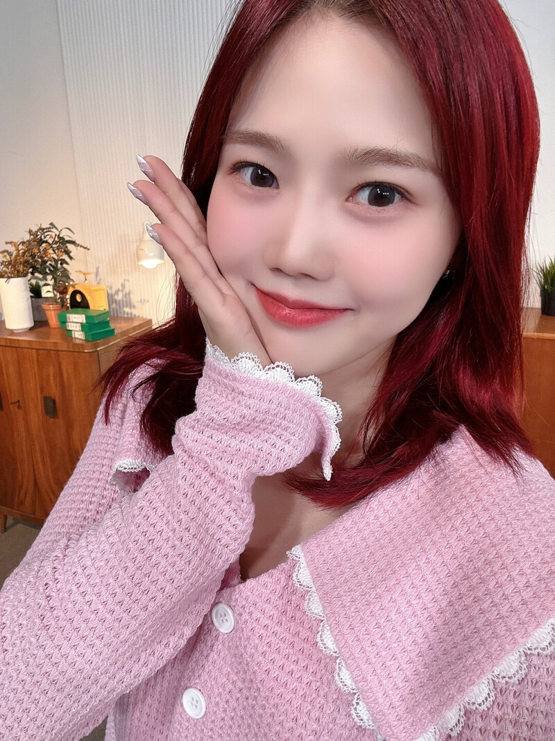 240829 - OH MY GIRL Twitter Update with HYOJUNG documents 2