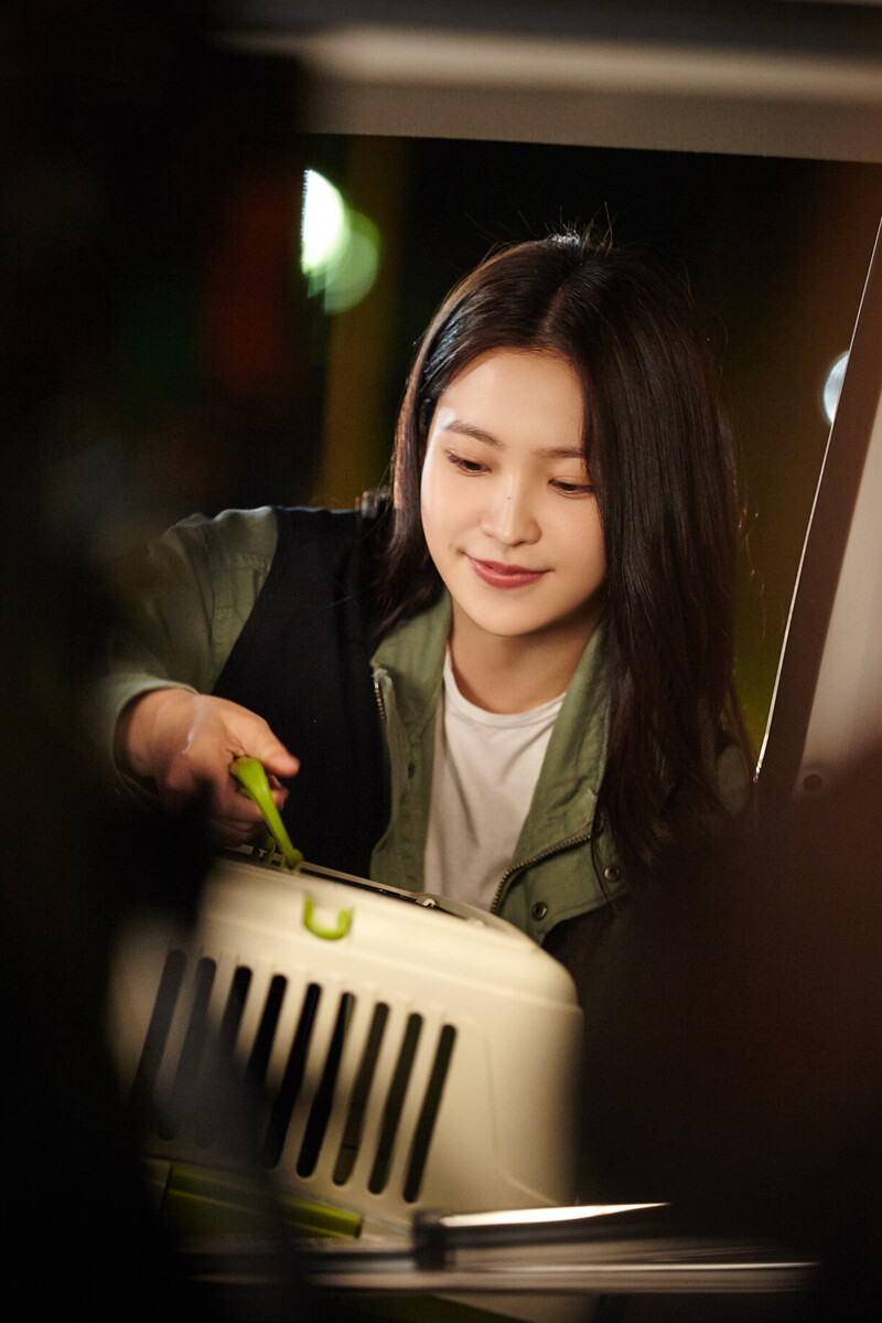 210902 Red Velvet Yeri "Blue Birthday" Shooting Behind the Scenes | Naver Update documents 9