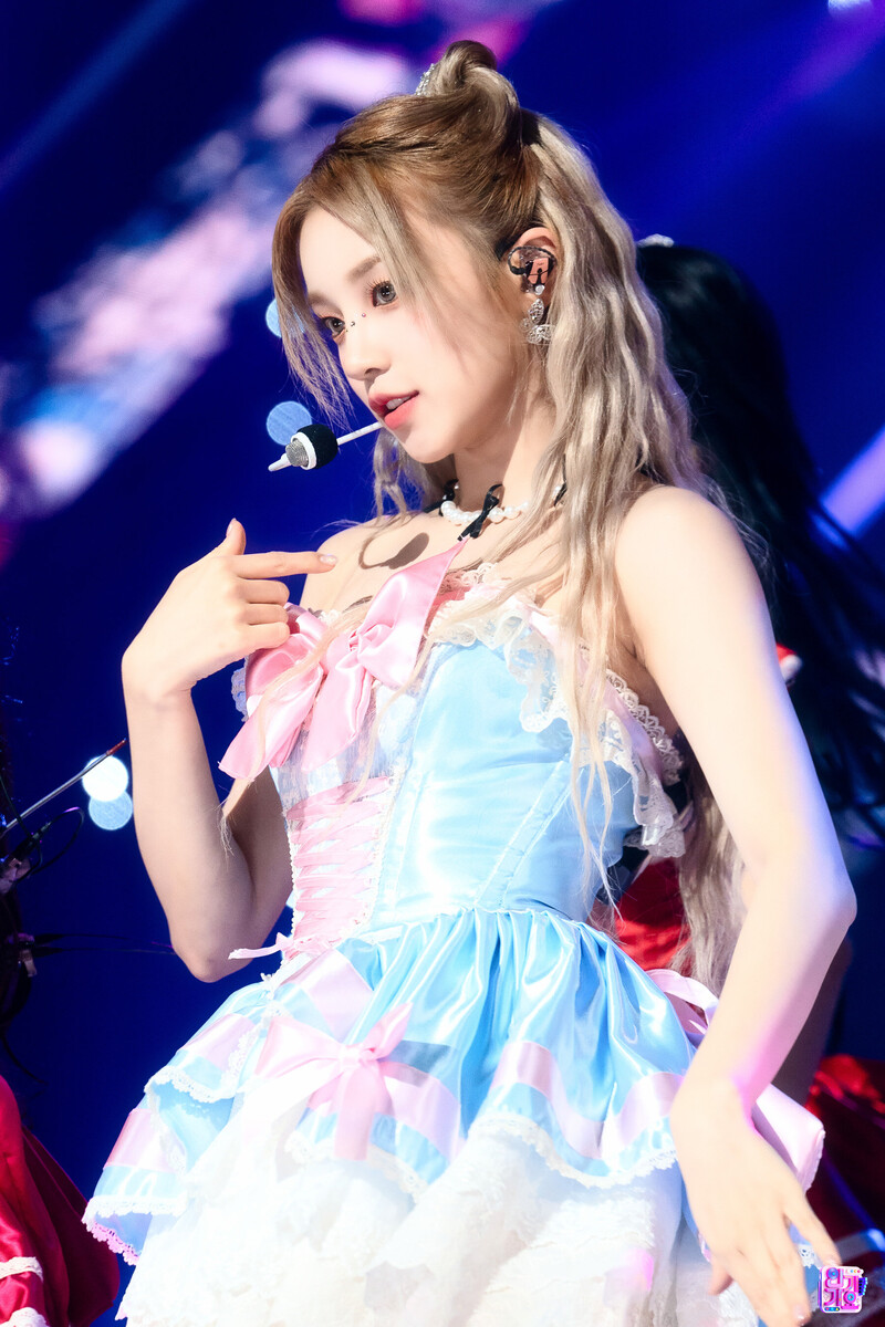 230604 (G)I-DLE Yuqi - ‘Queencard’ at Inkigayo documents 2