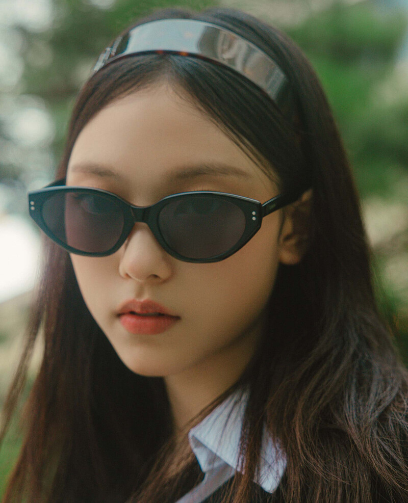 NewJeans for Carin - 24FW Eyeglasses Collection 'Can't Take My Eyes Off You' documents 4