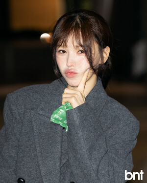 250109 Red Velvet Wendy - Young Street Commute