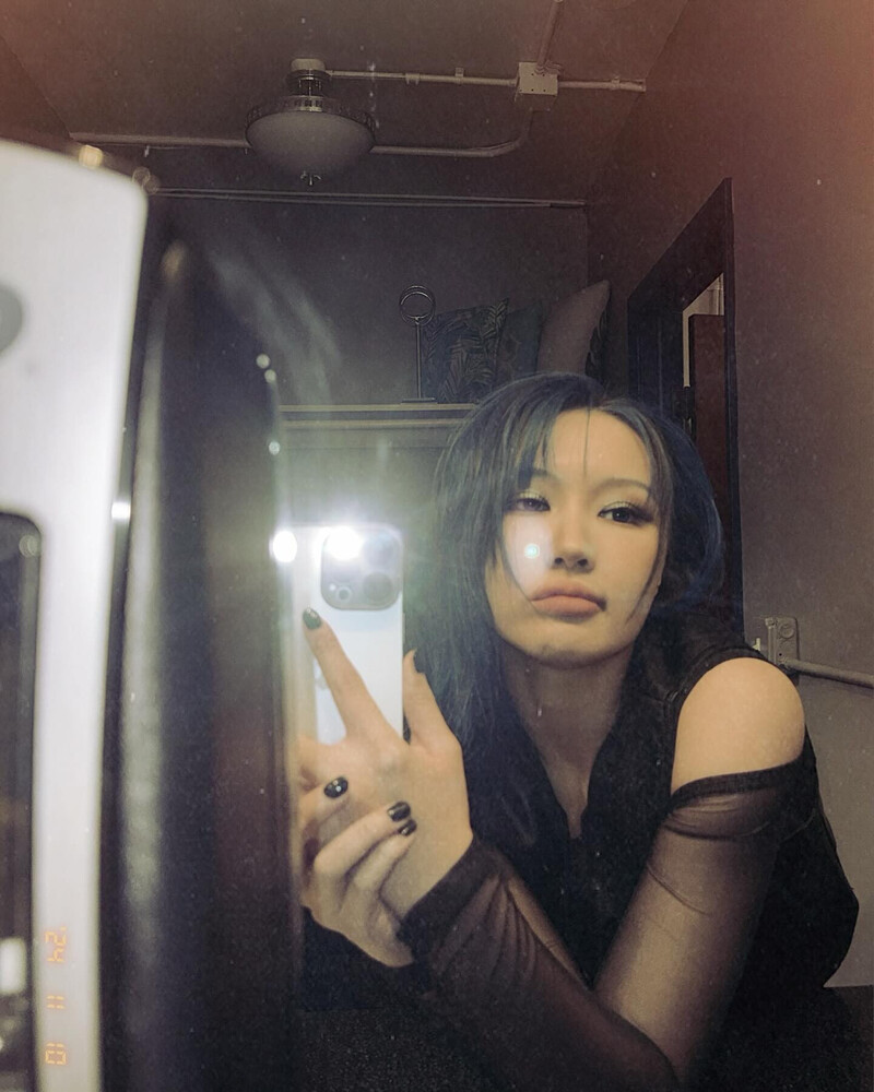 241111 - SIYEON Instagram Update documents 3