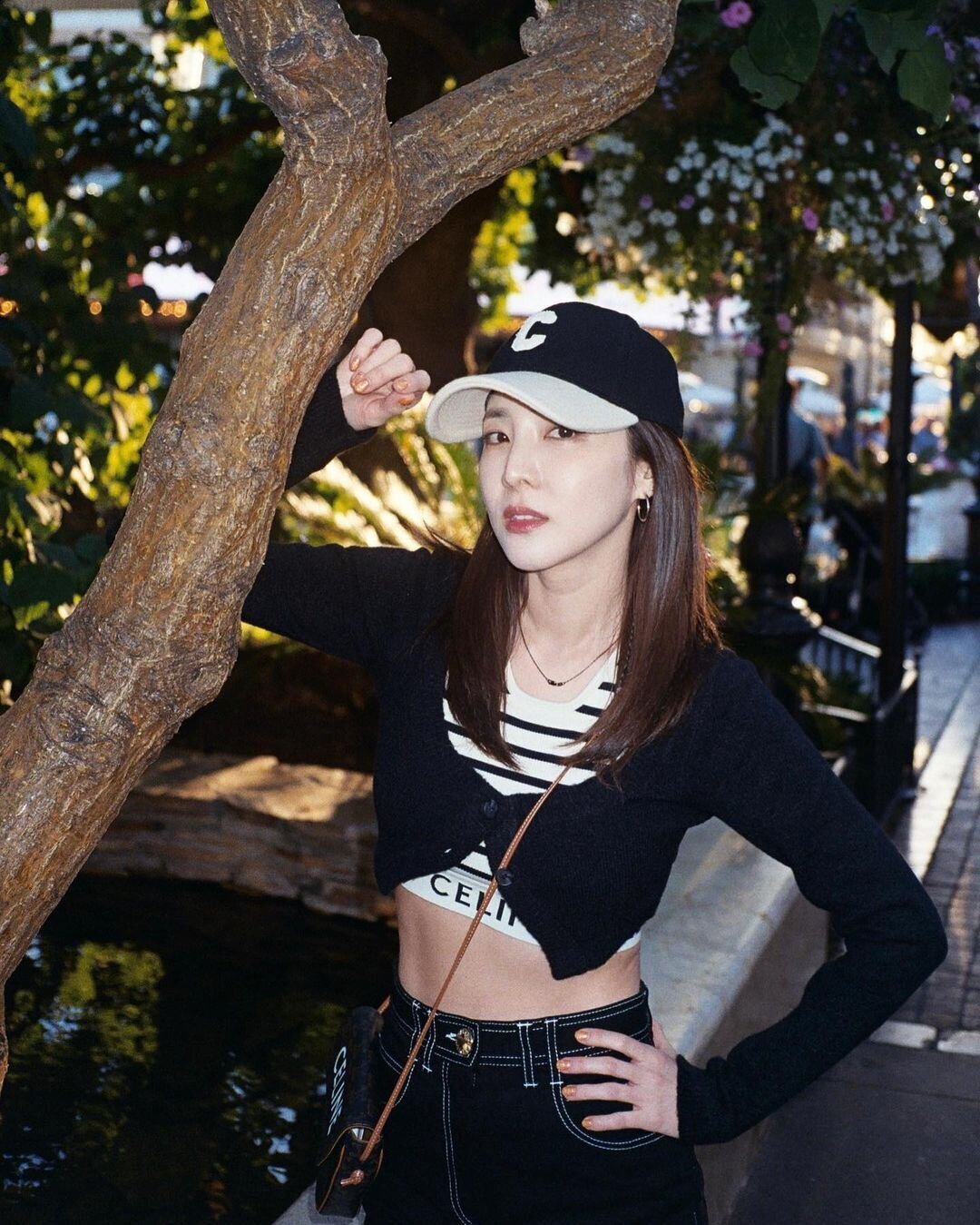 Dara Style on X: [SNS Update] 170703 - #DARA's Instagram post, wearing:  #LOUIS_VUITTON Nano Turenne  / X