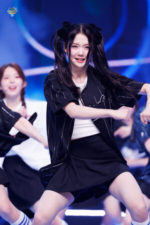 240523 tripleS Yubin - 'Girls Never Die' at M COUNTDOWN