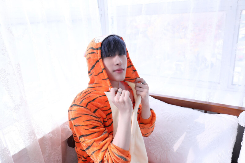 12.3.21 - [Weverse ONLY] JUST B 'Try' Animal Pajama ver. Behind-the-scenes documents 7