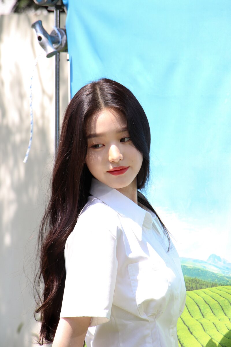 210804 Starship Naver Post - Wonyoung's innisfree CF Behind documents 21