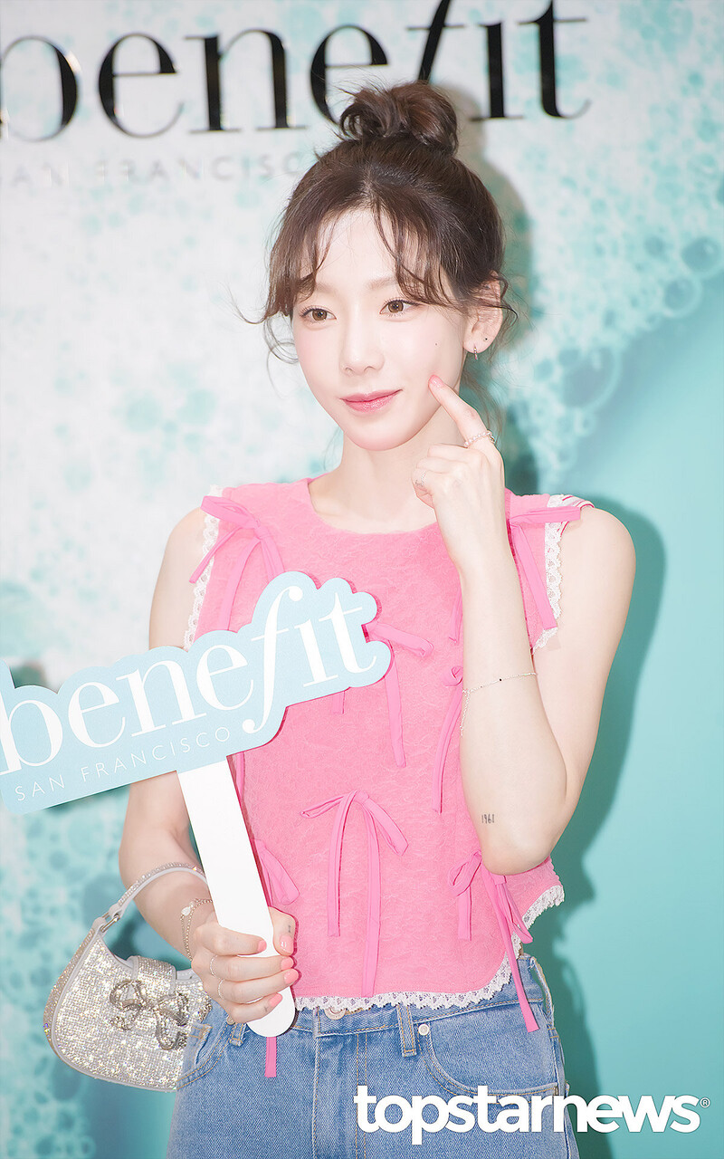 230330 Taeyeon - Benefit Pop-up Store Event documents 5