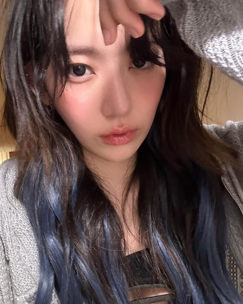 230918 - SAKURA Instagram Update documents 3