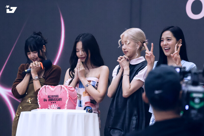 240808 BLACKPINK - 'OUR AREA WITH BLINK' 8th Anniversary Fansign Event in Seoul documents 3