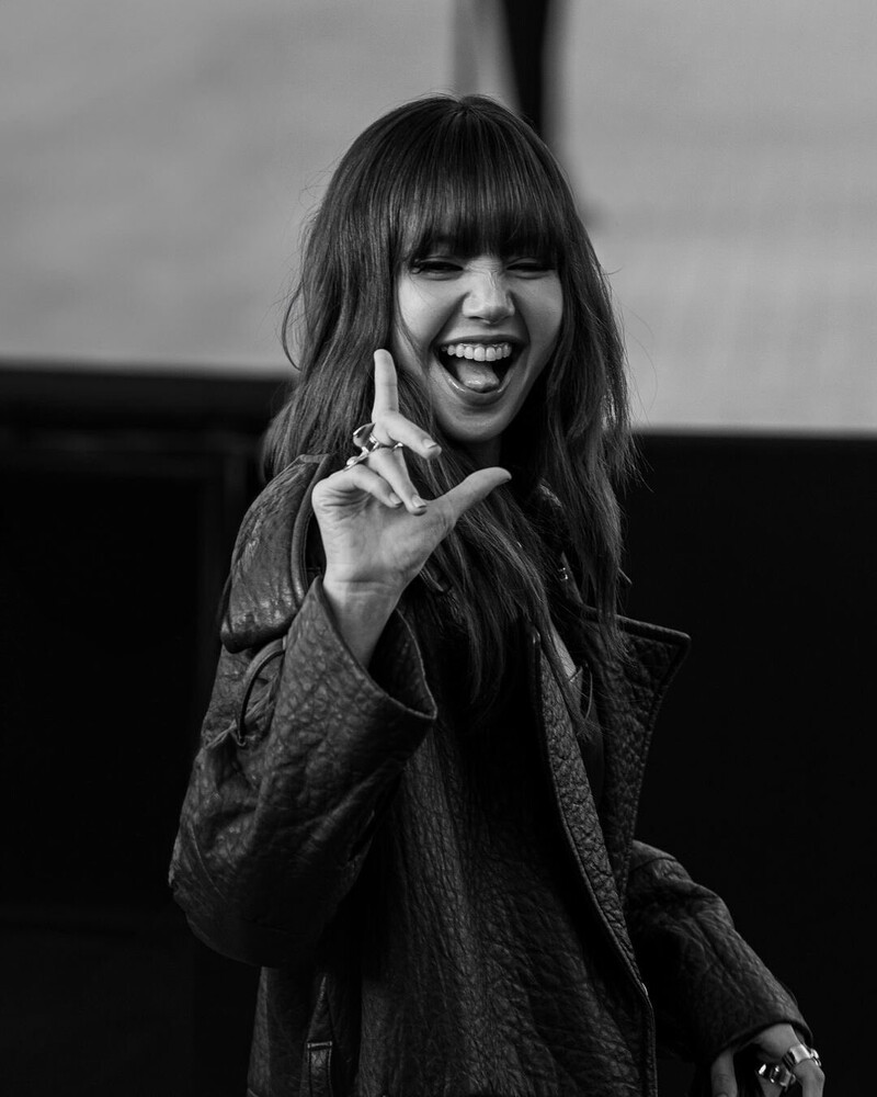 241002 - LISA at Paris Fashion Week for Louis Vuitton Spring Summer 2025 Show documents 6