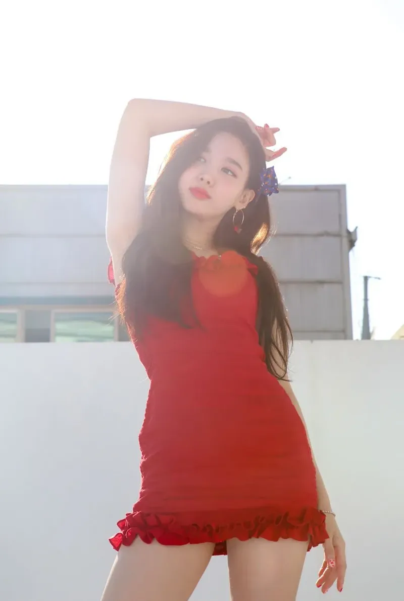 103608253_01.NAYEON-02.jpg