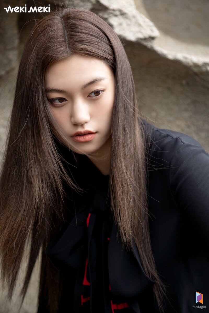 211102 Fantagio Naver Post - Doyeon's Marie Claire Photoshoot Behind documents 6