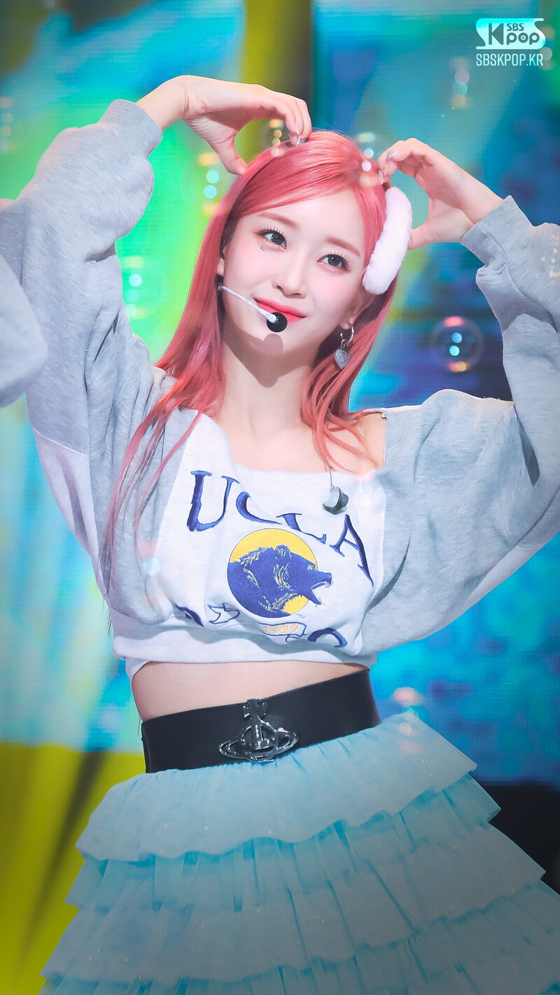 230226 STAYC Sumin - 'Teddy Bear' at Inkigayo documents 2