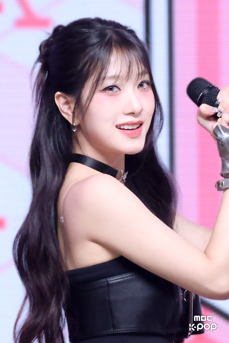 240824 fromis_9 Seoyeon - 'Supersonic' at Music Core documents 1