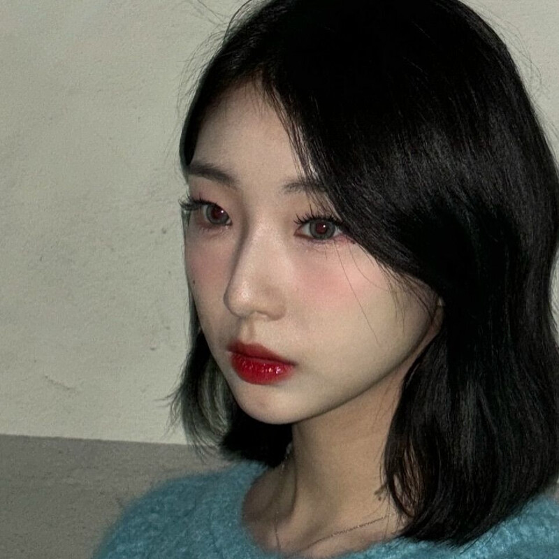 241111 - YeoJin Instagram Update documents 5