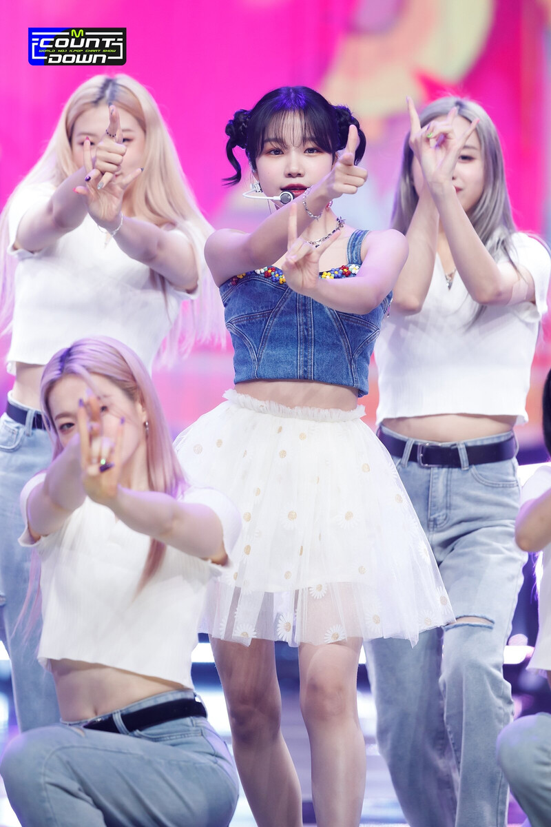 220616 JO YURI - 'Love Shh! ('러브 쉿!)' at M COUNTDOWN documents 25