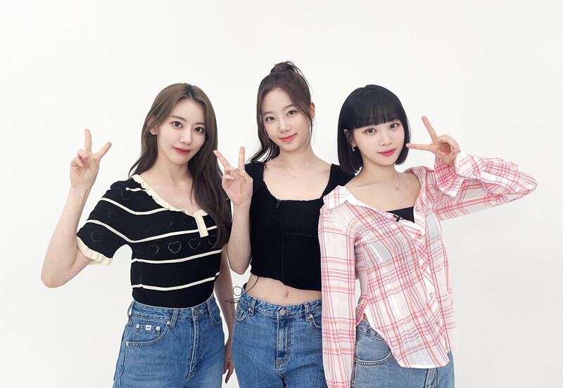 220616 LE SSERAFIM Twitter Update - Sakura, Chaewon & Kazuha documents 1