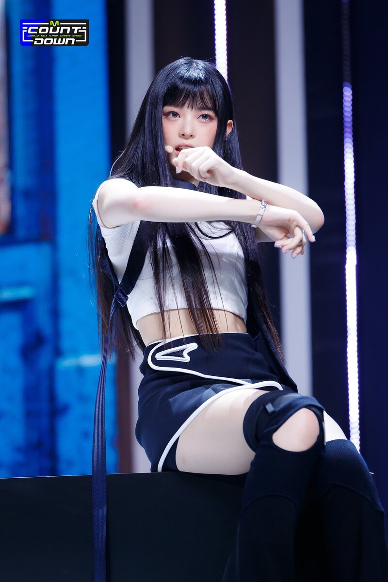 220804 NewJeans Hanni 'Cookie' at M Countdown documents 4