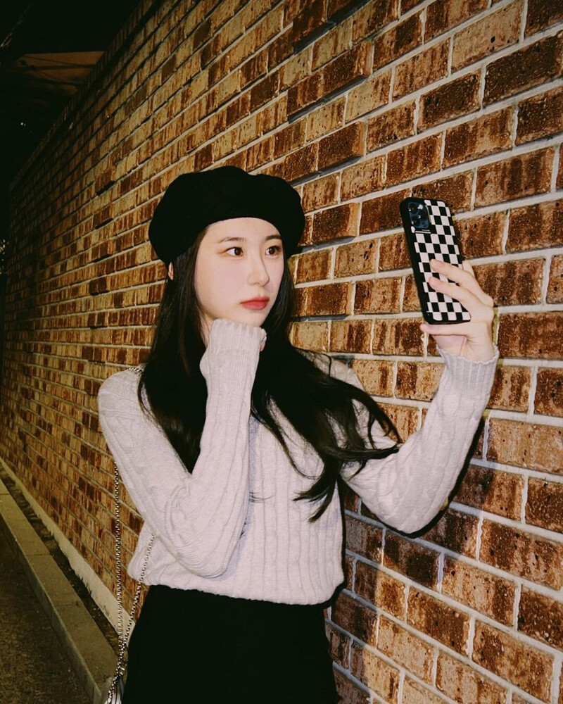 221005 Lee Chaeyeon Instagram Update | kpopping