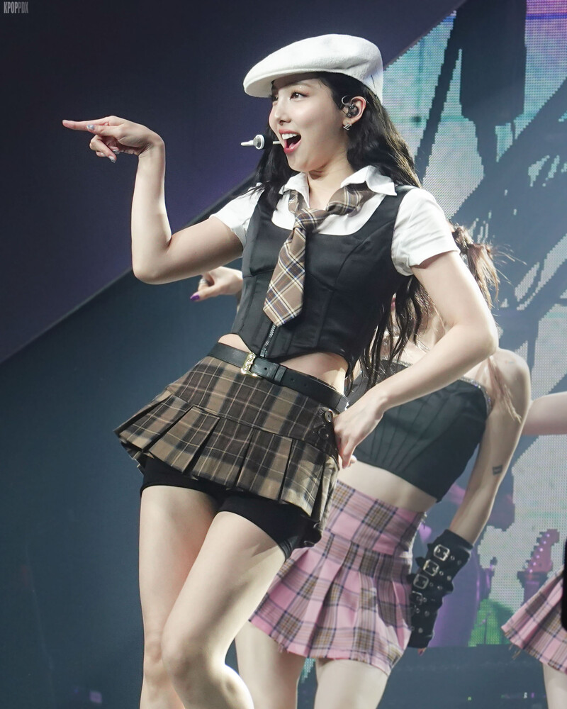 230613 TWICE Nayeon - ‘Ready To Be’ World Tour in Oakland Day 2 documents 1