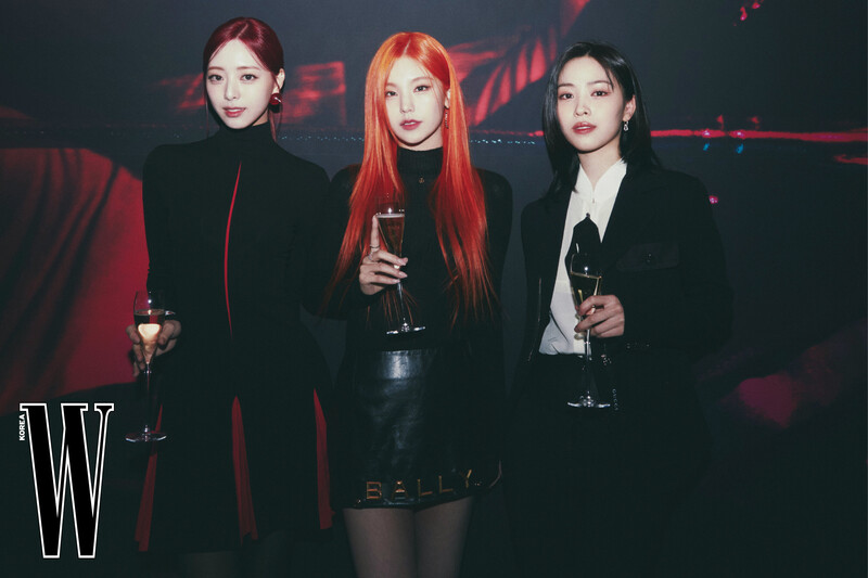 231221 - W Korea Update - ITZY at the W Korea 'Love Your W' Event documents 1