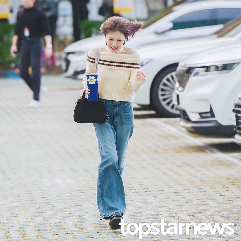 241023 Red Velvet Wendy - Young Street Commute documents 2