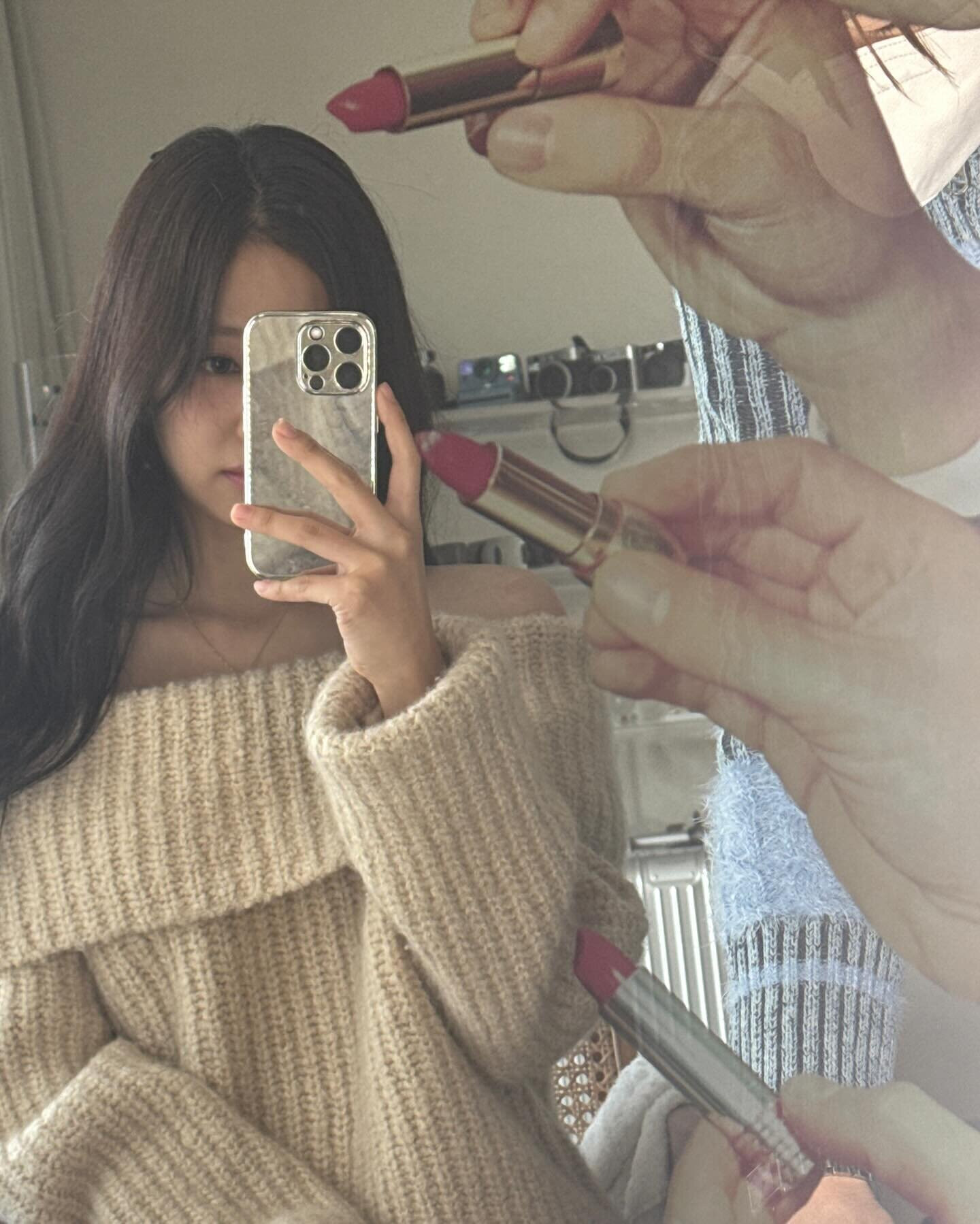 231224 JENNIE Instagram Update Kpopping   231224 JENNIE Instagram Update Documents 1 