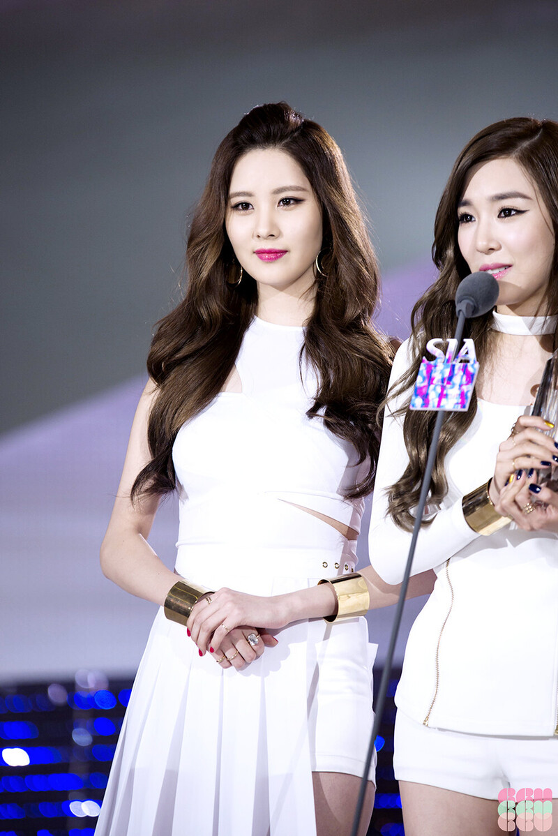 141028 Girls' Generation-TTS at Style Icon Awards documents 4